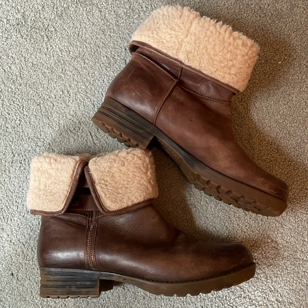Tara M brown leather distressed boots size 9